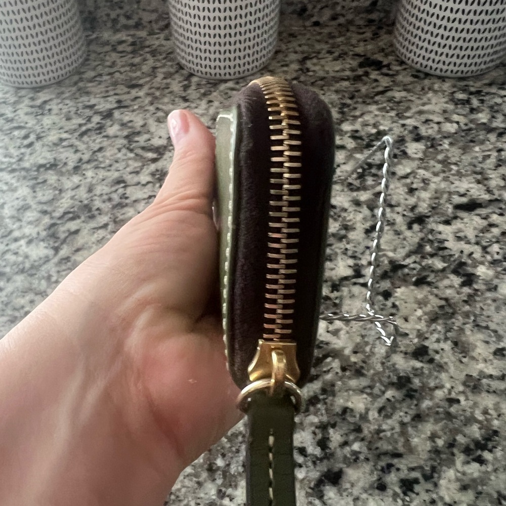 Dooney & Bourke Small Beacon Card Case in a Dark Olive Green! - Picture 8 of 11